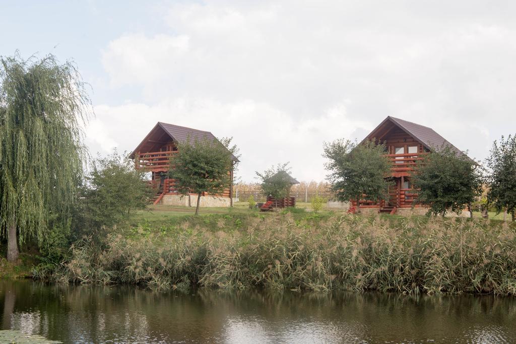 Popas Todiresti - La Iazul Cu 5 Casute Hotel Suceava Bagian luar foto